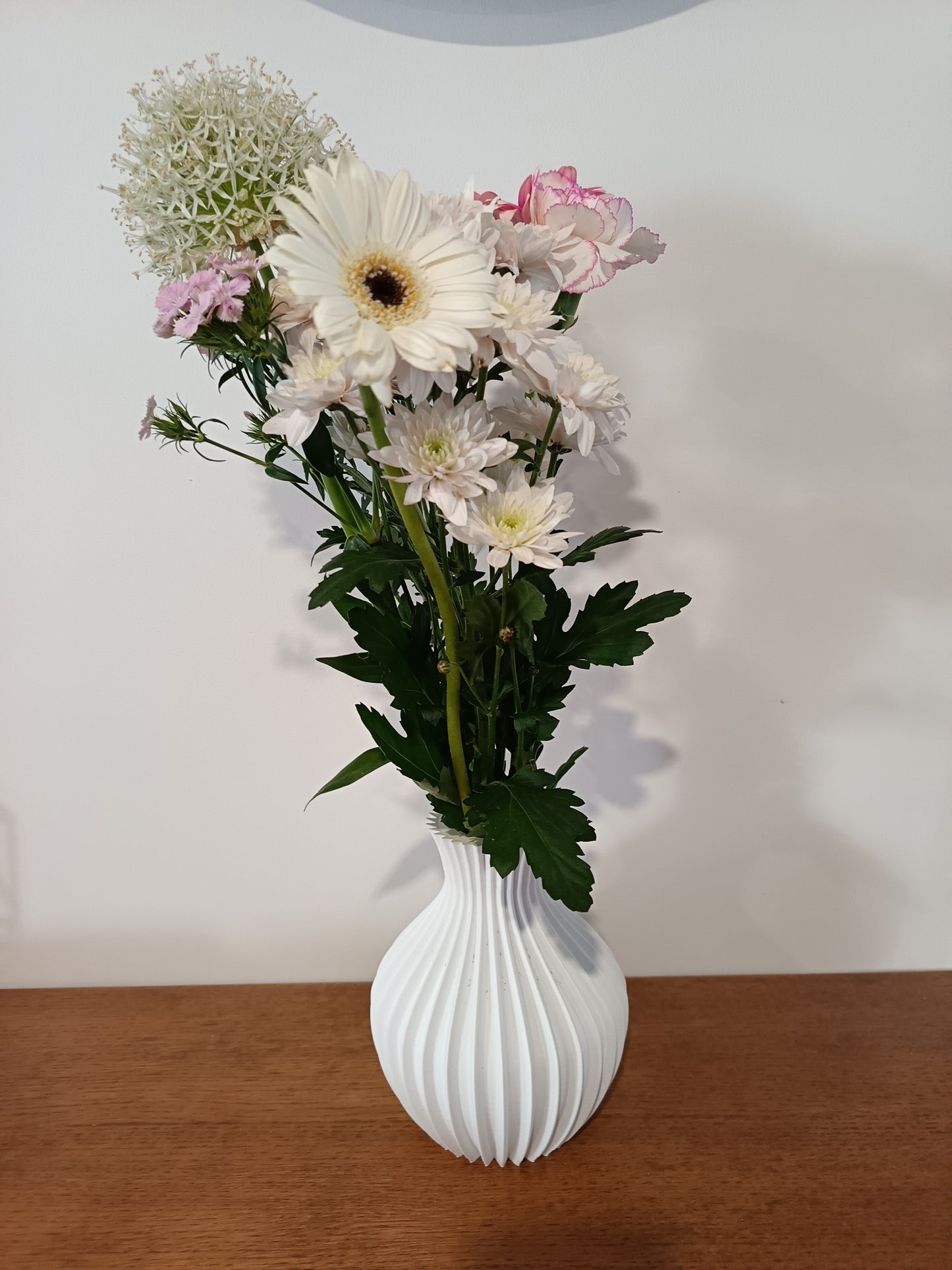 Vase rond à rainures pour fleurs fraîches et séchées