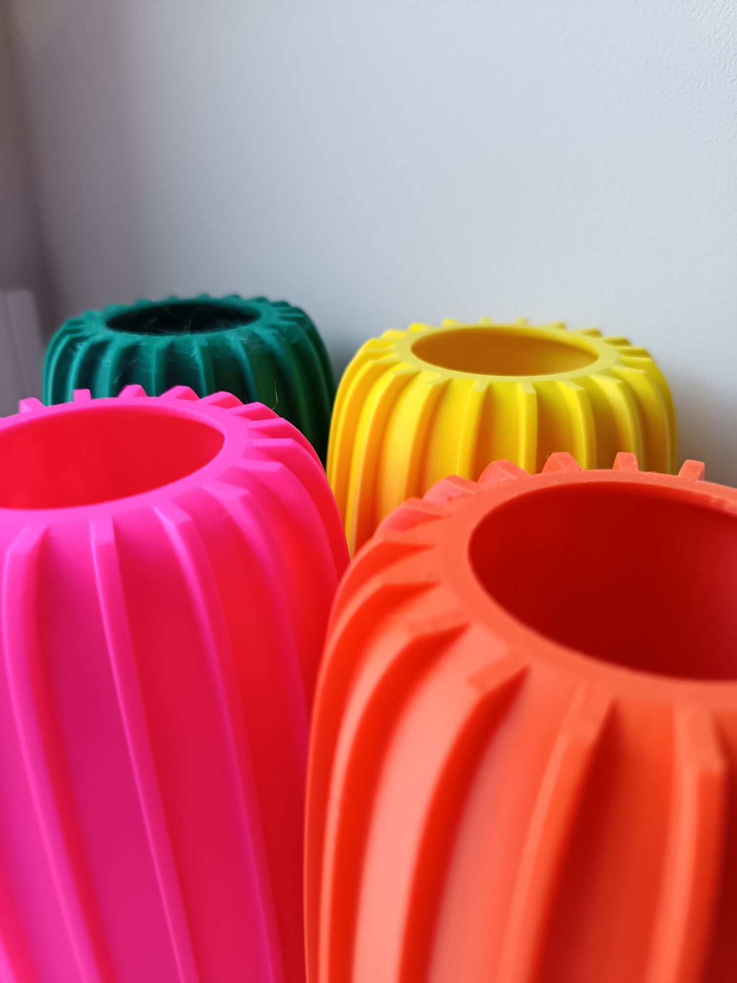 Vase droit à rainures pour fleurs fraîches et séchées