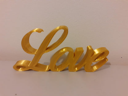 Décoration "LOVE" en 3D – Lettrage Élégant